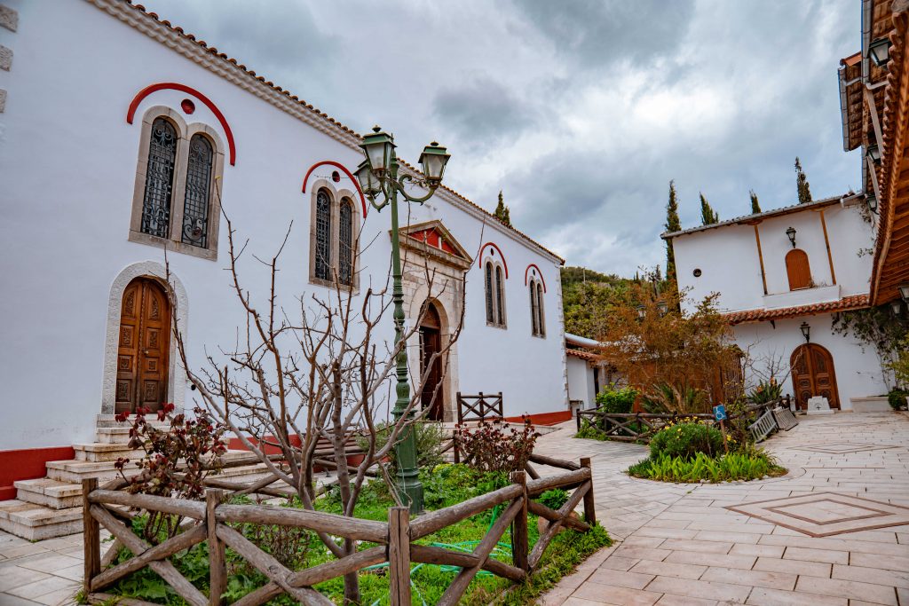 Monastero di Faneromeni a Lefkada: bellezza e storia | Magazine | Il ...